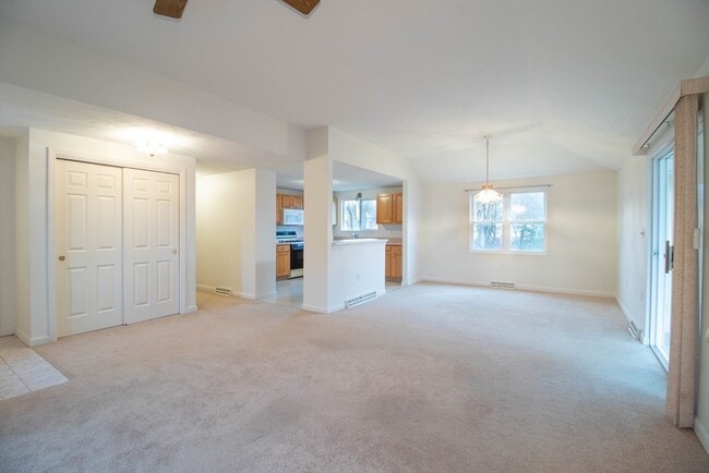 Building Photo - 59 Brookbend Way E