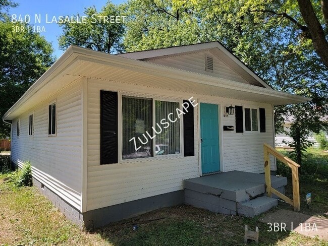 Building Photo - 840 Lasalle St