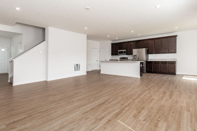 Building Photo - 724 Herd Ave