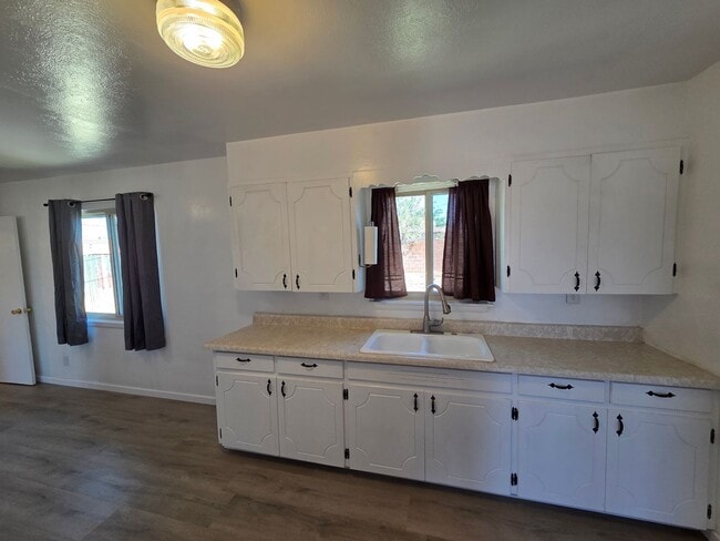 Building Photo - 3 or 4 Bedroom Home For Rent with New Refrigerated Air
