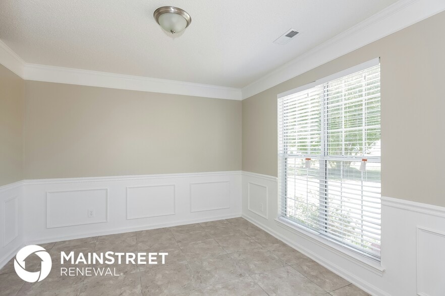 Building Photo - 202 Forest Pond Rd