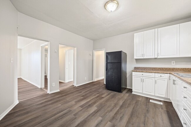 Building Photo - Freshly painted 3-bed, 2-bath home in the firestone are of Gastonia!