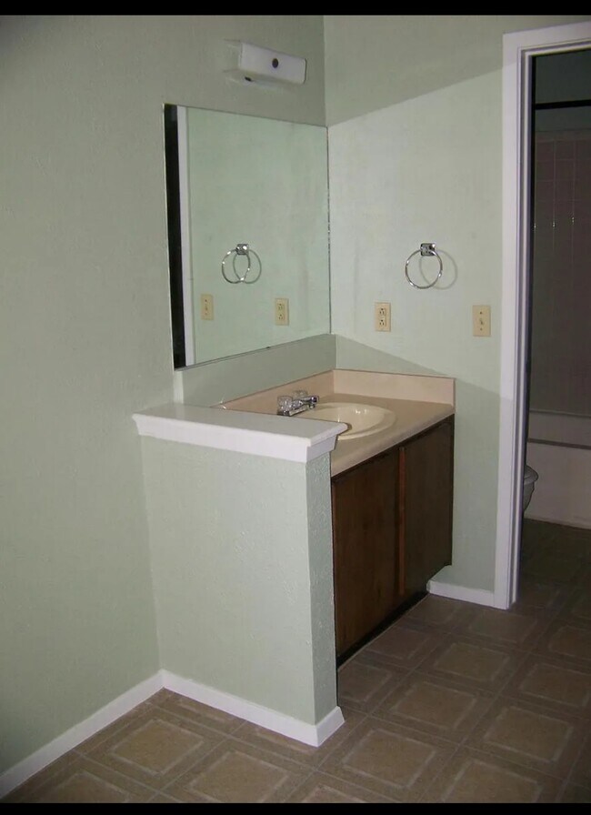 Building Photo - 7605 Woodstone Cove