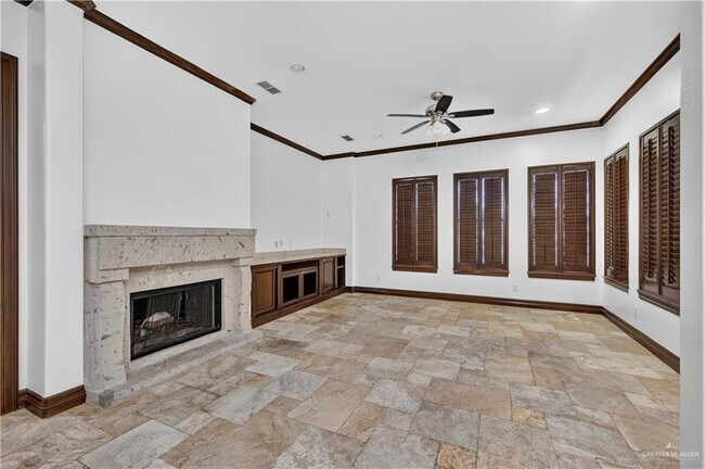 Building Photo - 3101 Santa Rita St