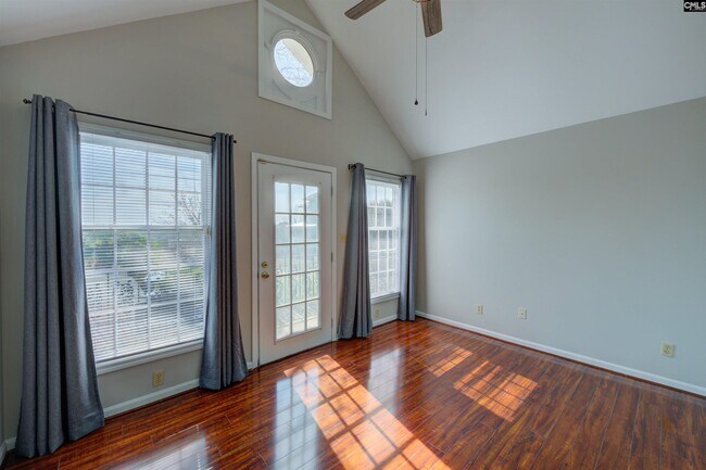 Building Photo - 728 Blanding St