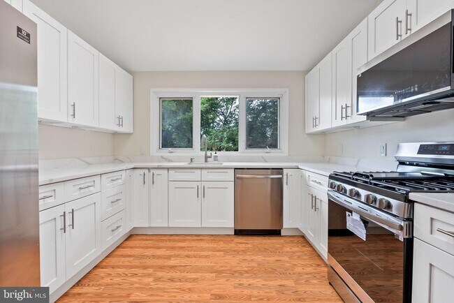Building Photo - 1602 Woodmoor Ln