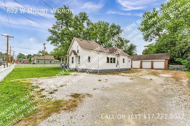 Building Photo - 802 W Mt Vernon St
