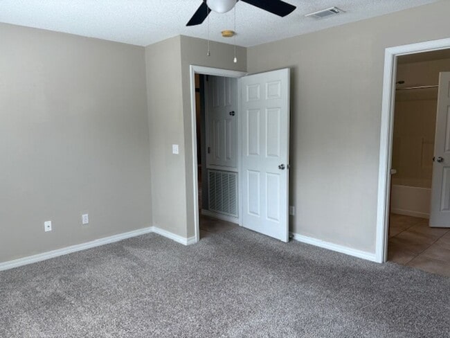 Building Photo - 1831 Sundown Dr