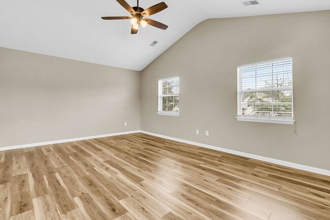 Building Photo - Recently Updated 4 bedroom 2.5 bathroom two story home available in Ladson!
