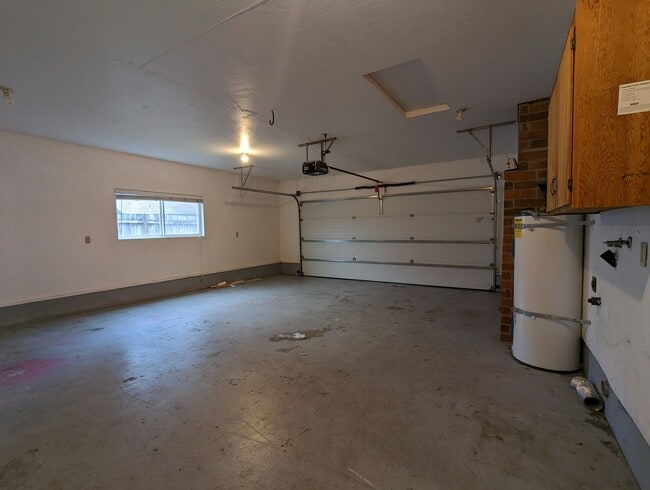 Building Photo - Great 3-Bedroom, 2-Bath Home In A Cul-De-Sac!