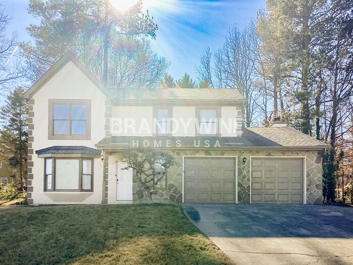 Primary Photo - 1577 Linksview Close