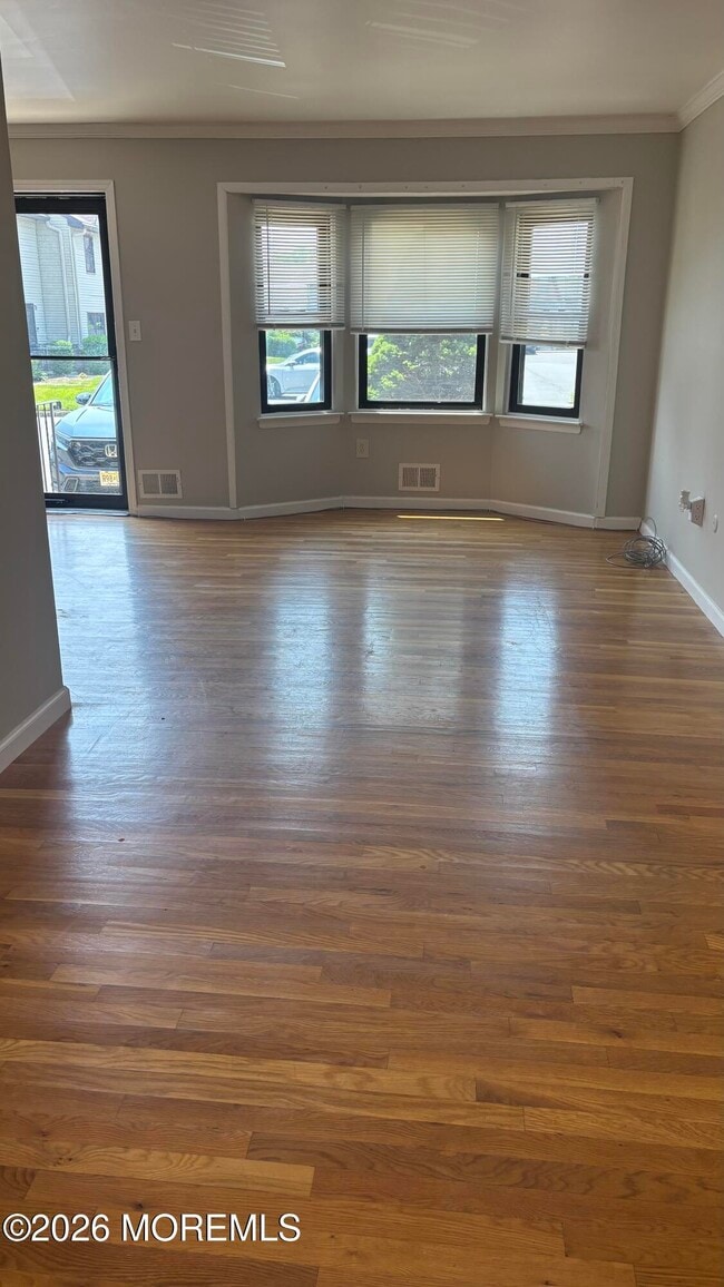 Building Photo - 41 Village Green Way