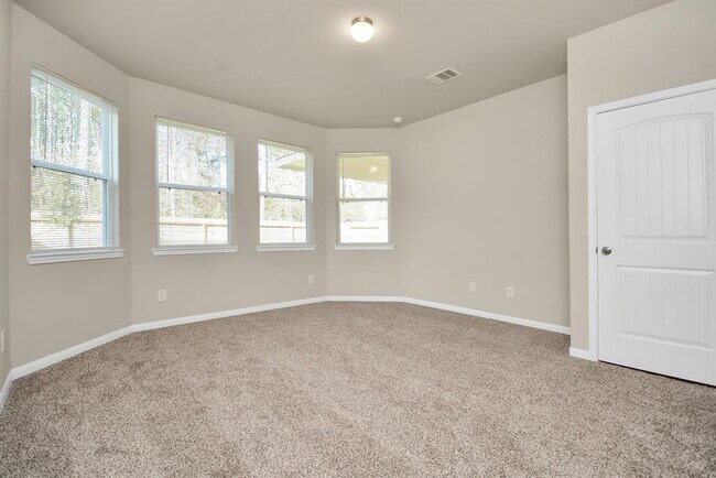 Building Photo - 2260 Raider Dr