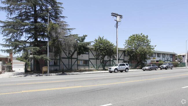 Building Photo - Vineland Courtyard