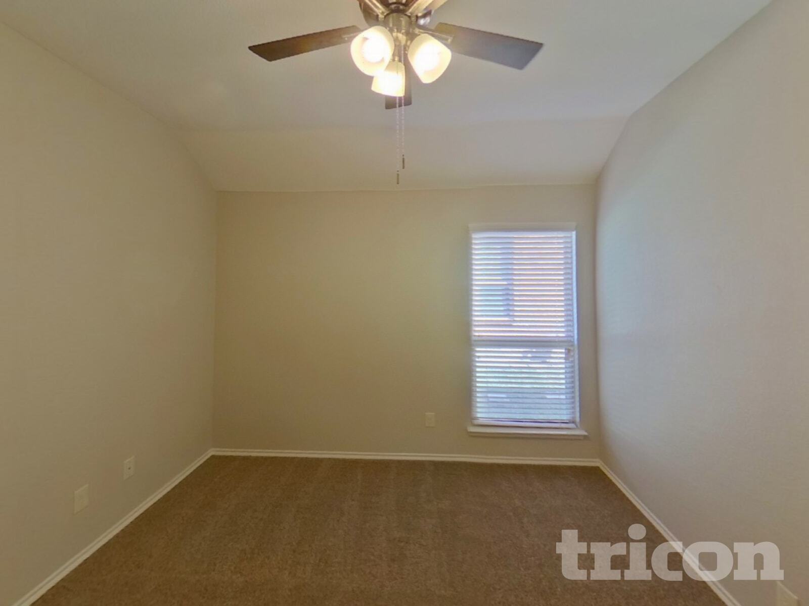 Building Photo - 3105 Oakcrest Dr