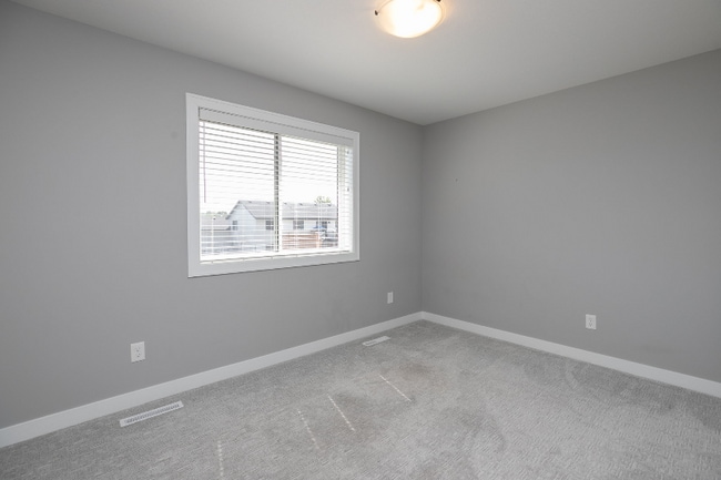 Building Photo - 3715 Fernwood Ln SW