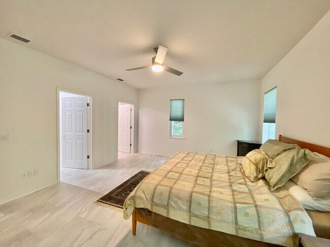 Building Photo - Renovated Haile Plantation Home – Move-In ...