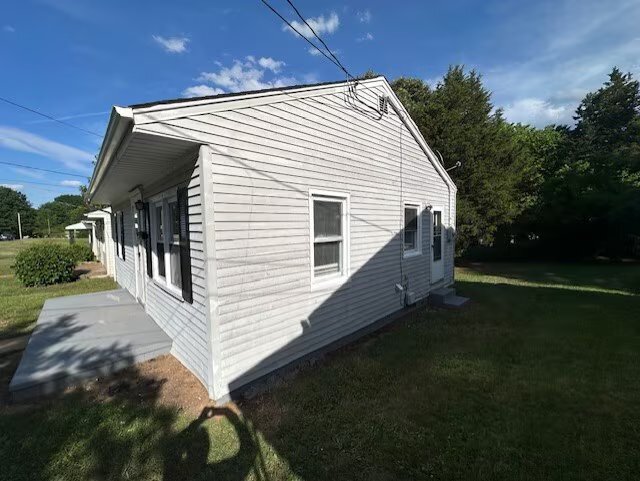 Building Photo - 369 Juless St