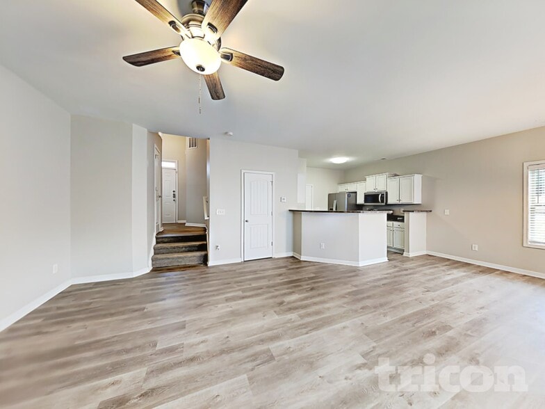 Building Photo - 122 Carriage Lake Dr