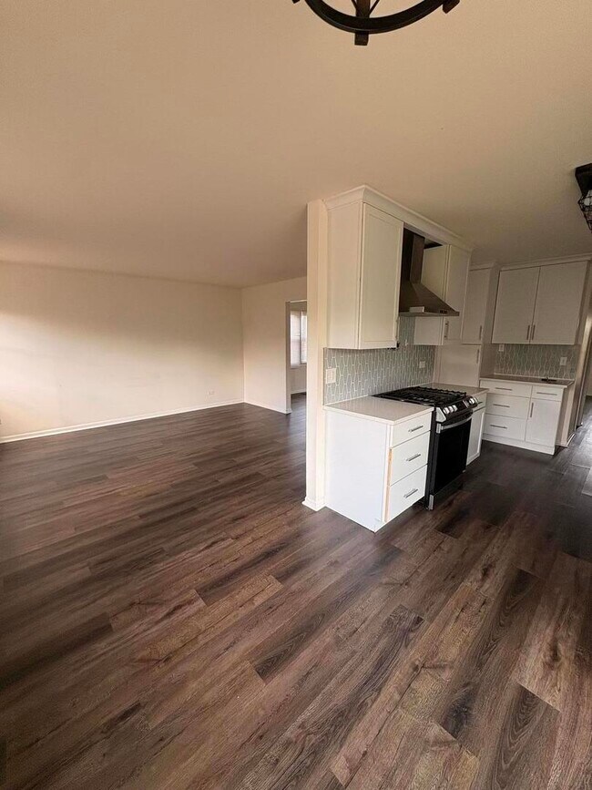 Building Photo - 619 Belair Ct