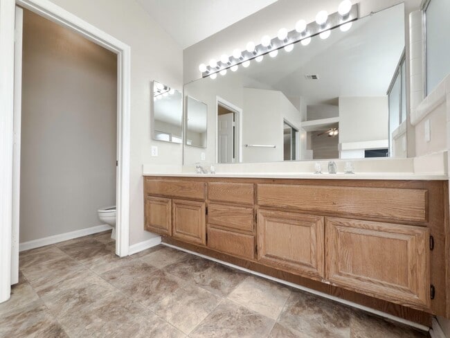 Building Photo - 4 BEDROOM / 3 CAR GARAGE MURRIETA HOME FOR...