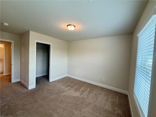 Building Photo - 3811 Brookburn Pk