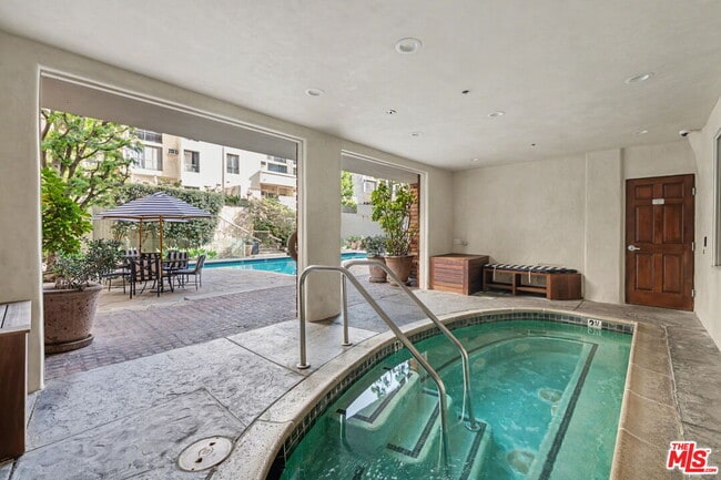 Building Photo - 1440 Veteran Ave