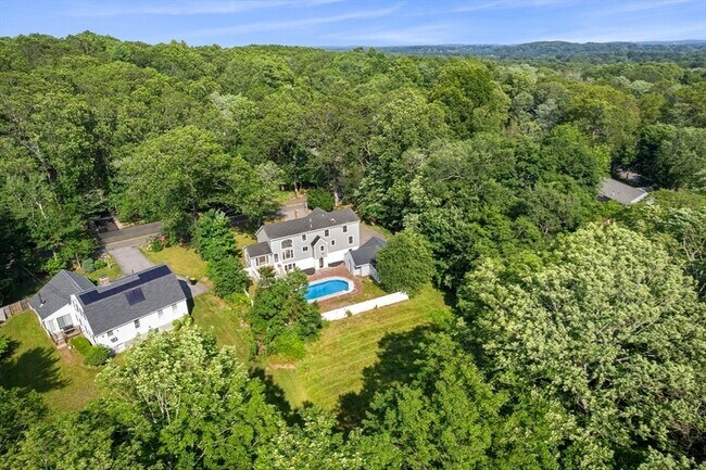 Building Photo - 576 Grove St