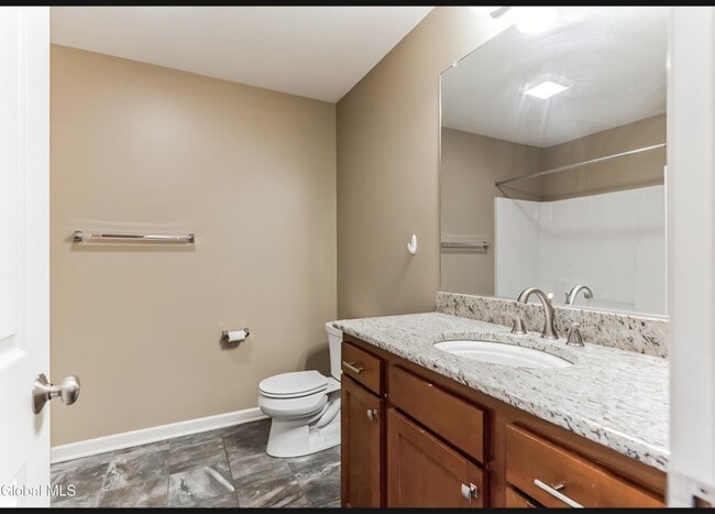 Building Photo - 15 Clarice Ln