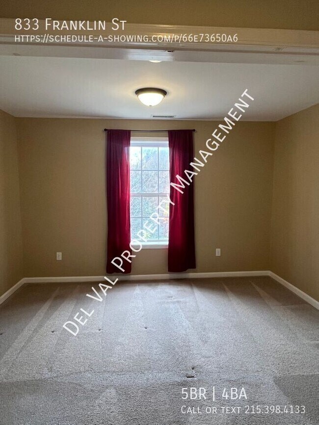 Building Photo - 833 Franklin St