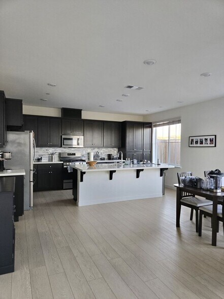 Building Photo - 2413 Village Square Blvd