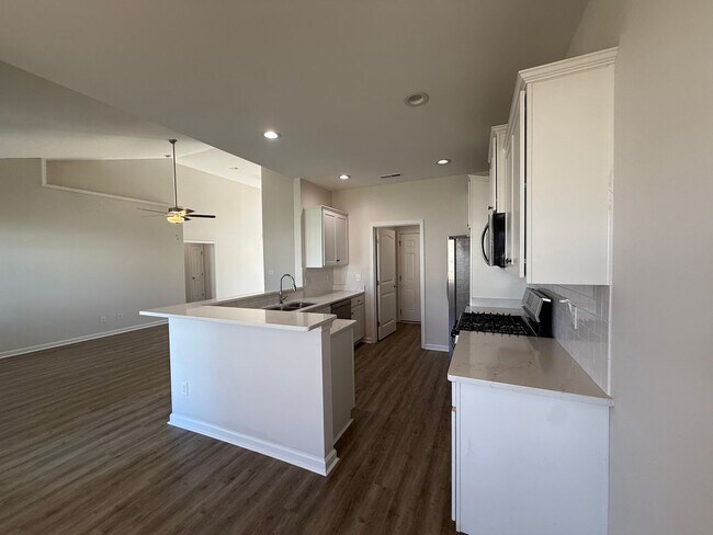 Building Photo - **Spring Move In Special** Longs - 3 Bedroom/ 2 Bathroom House