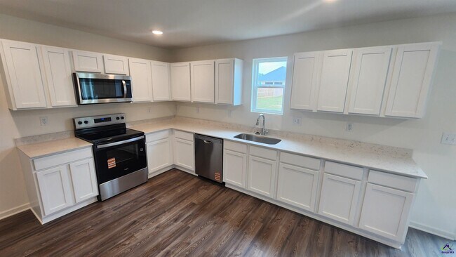 Building Photo - 502 Liberty Hall Dr