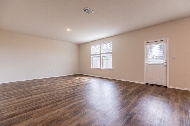 Building Photo - 817 Beacon Hts