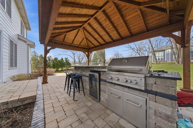 Building Photo - 7814 Brookbank Rd