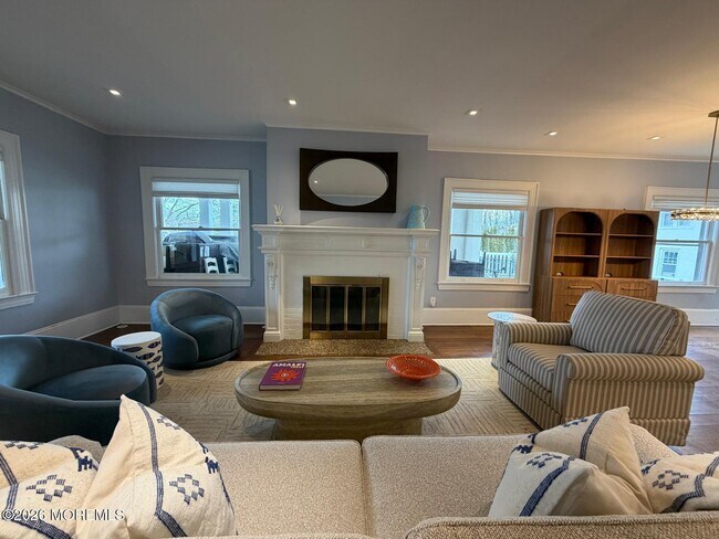 Building Photo - 125 Cedar Ave