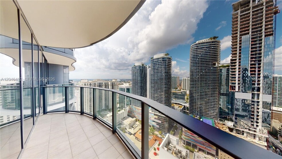 Building Photo - 1000 Brickell Plz