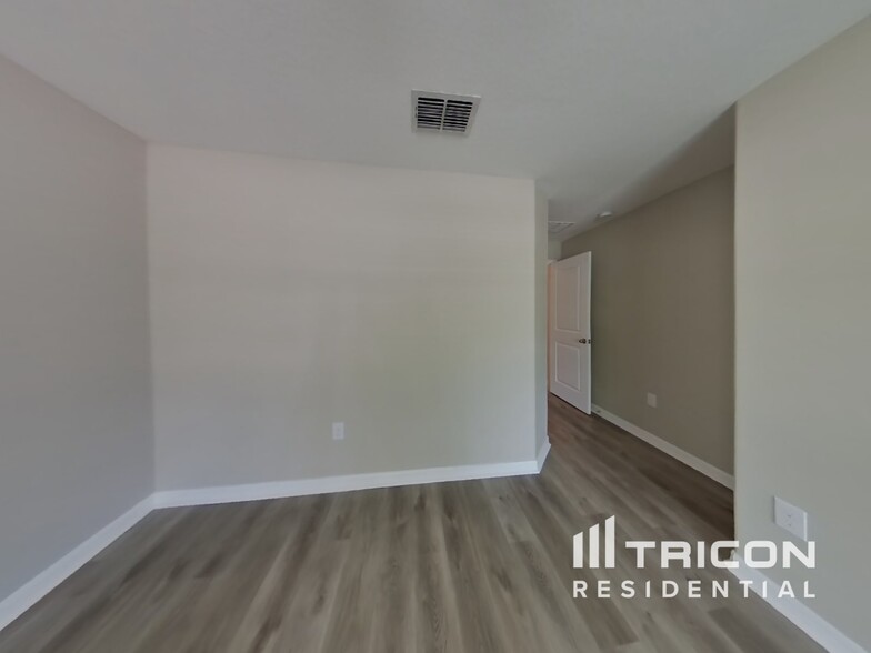 Building Photo - 10242 Strawberry Tetra Dr