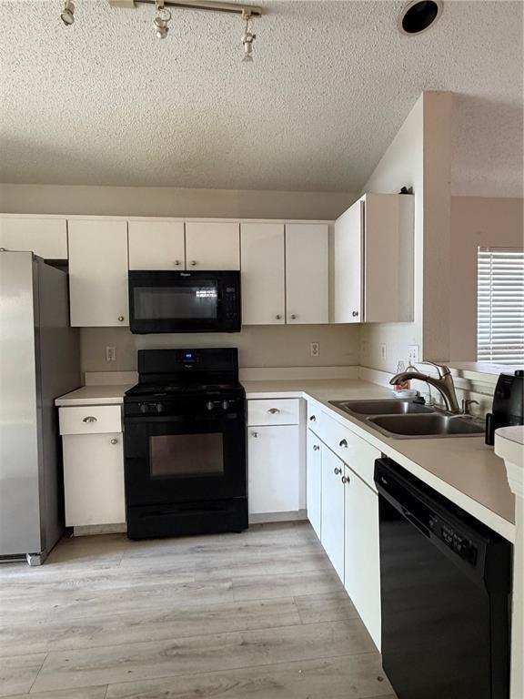Building Photo - 6623 Summer Haven Dr