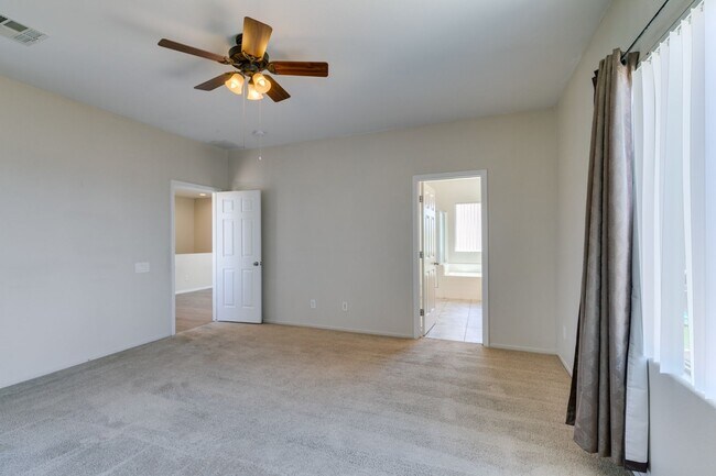 Building Photo - Large home near Aliante*Close to area schools and shopping centers*