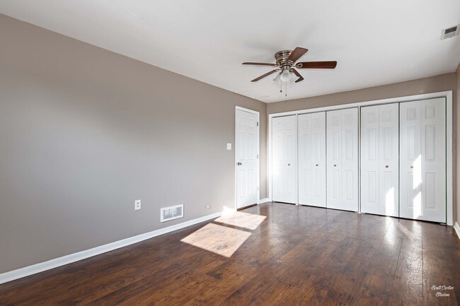 Building Photo - 480 W Grand Ave