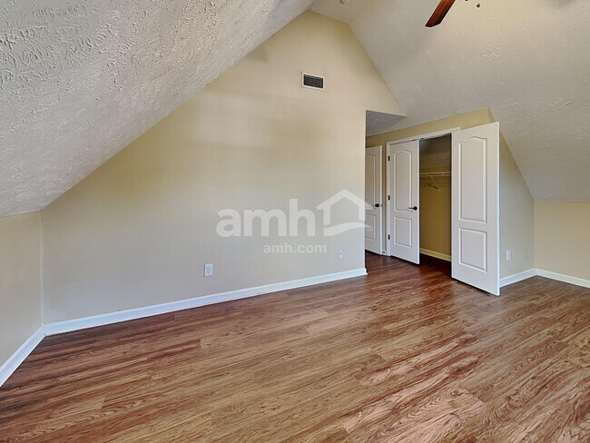 Building Photo - 1205 Sundown Ct