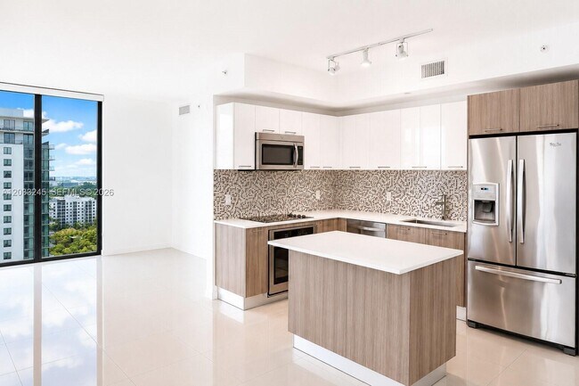 Building Photo - 5300 Paseo Blvd