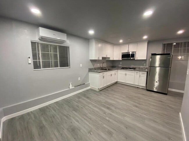 Building Photo - 925 Hunter Ave