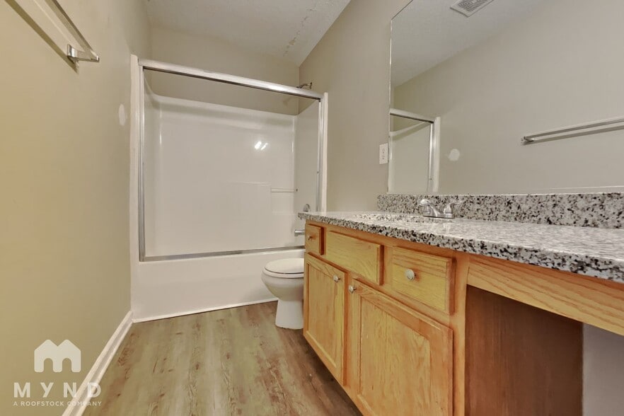 Building Photo - 4076 Clovelly Dr