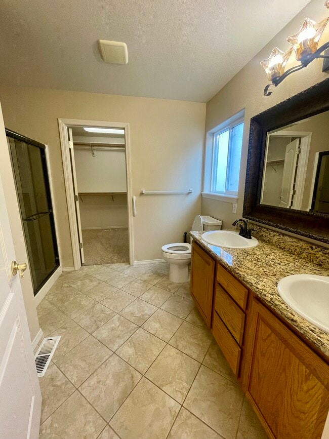 Building Photo - 9094 N Finucane Dr