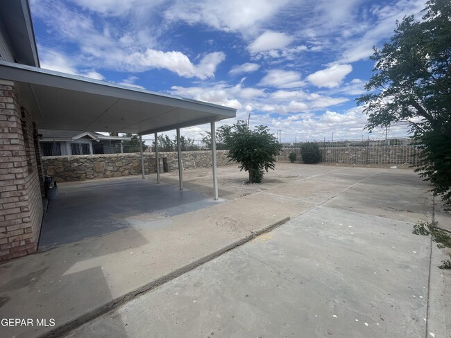 Building Photo - 1574 Rebecca Ann Dr