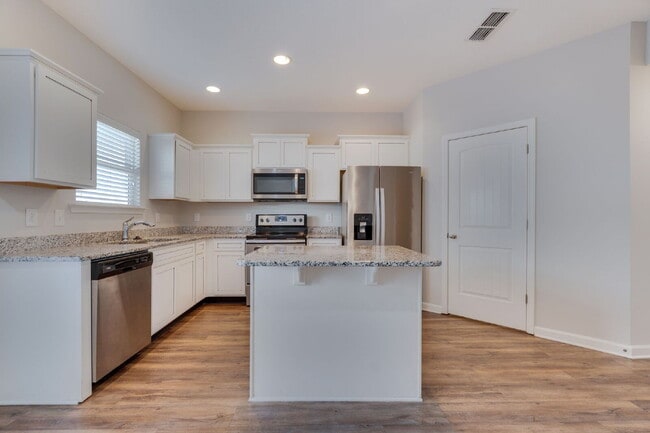 Building Photo - "Charming 2-Bedroom Townhouse Retreat on Staten Drive – Spacious 1,285 Sq. Ft. with 2 Full Baths ...