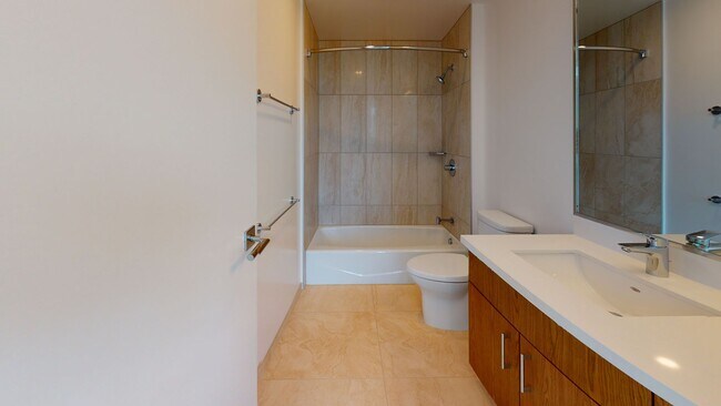 Building Photo - 2BD/2BA/1PRKG Condo Rental at Azure Ala Mo...