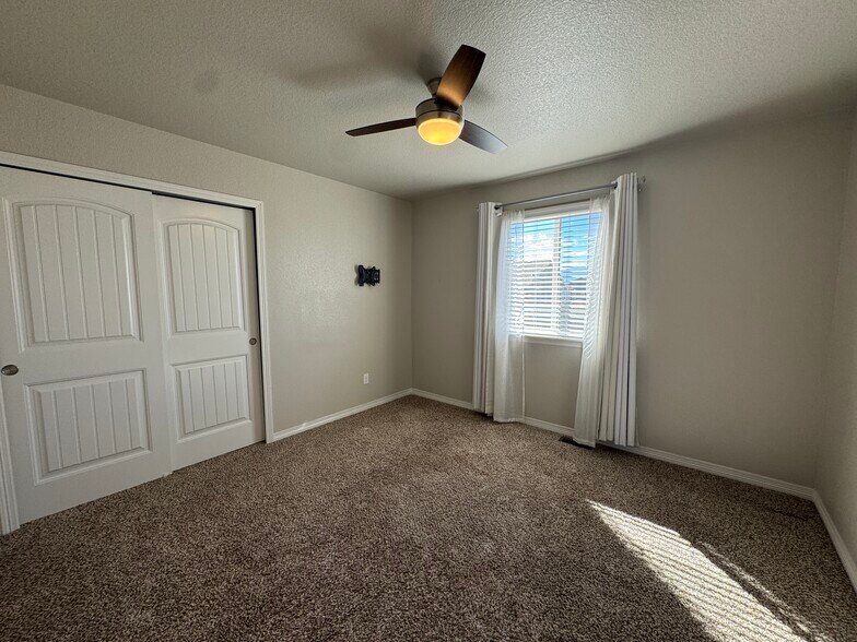 Building Photo - 6670 Big George Dr